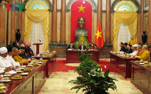 ບັນດາອົງການສາສະໜາຮ່ວມເດີນທາງພ້ອມກັບປະເທດຊາດ,ຮ່ວມແຮງຮ່ວມໃຈເປັນຈິດໜຶ່ງໃຈດຽວສ້າງສາປະເທດໃຫ້ພັດທະນາ